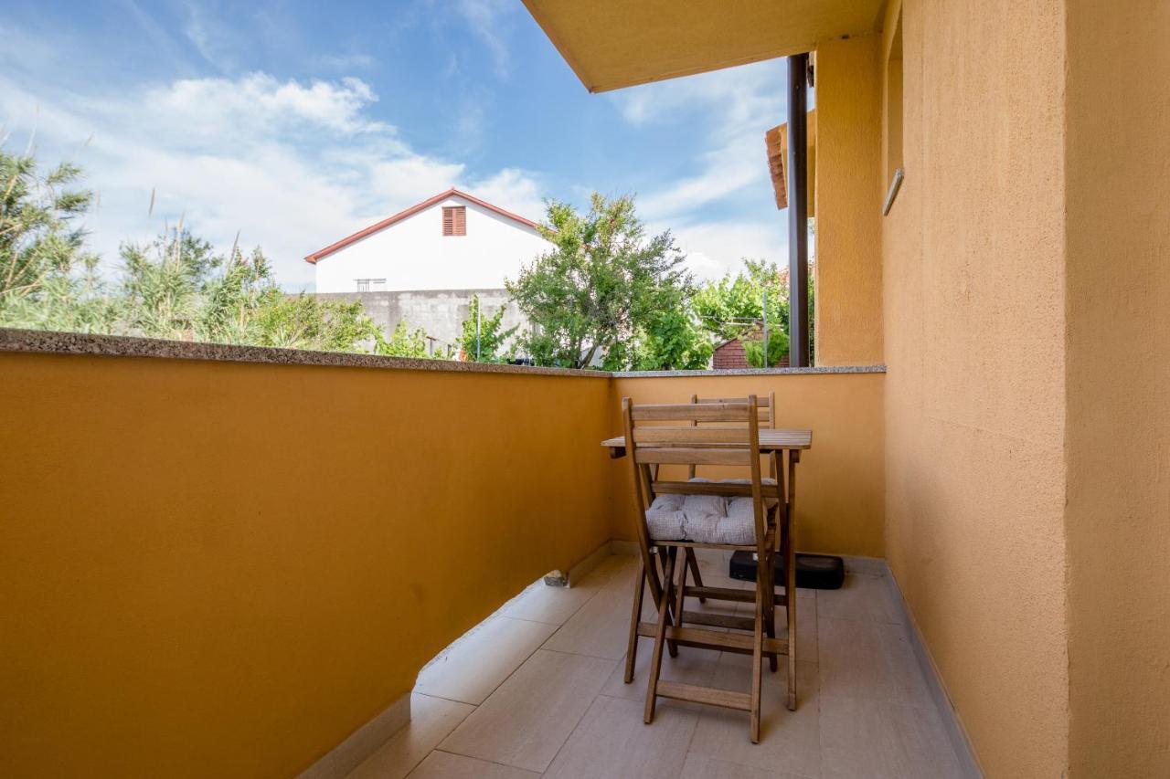 Apartments Gael Lopar Exterior photo