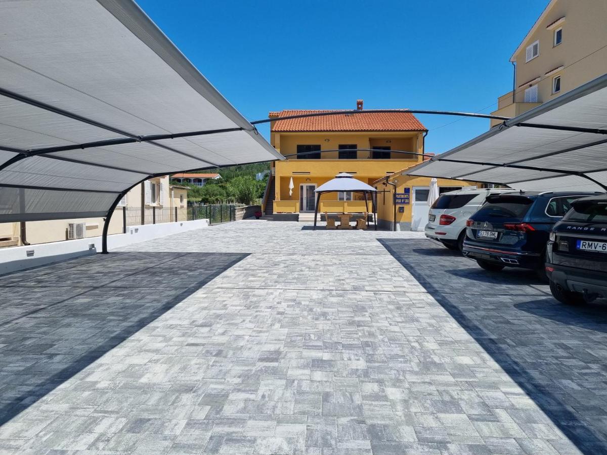 Apartments Gael Lopar Exterior photo